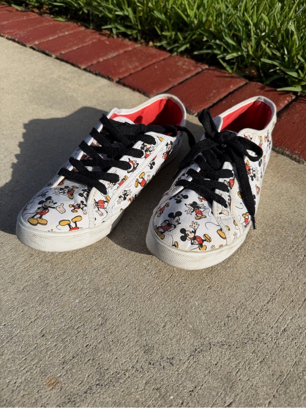 Disney Mickey Mouse Canvas Sneakers - White/Black/Red